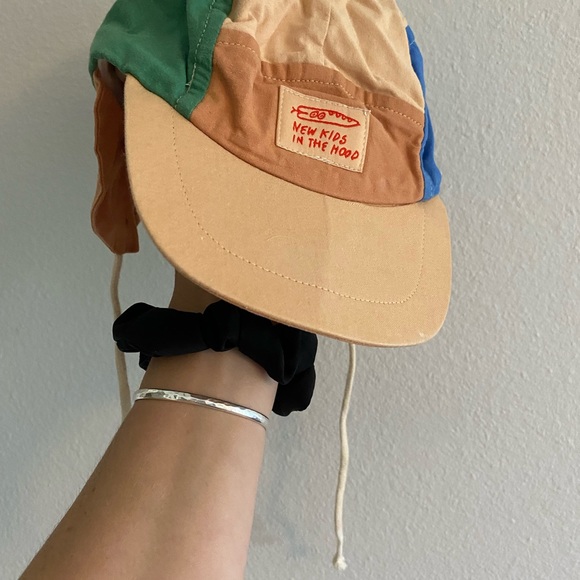 new kids in the house Other - New kids in the house hood Wolly is a 5-panel cap with an elastic band